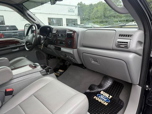 Used 2006 Ford F350 Lariat AWD/4WD image 30