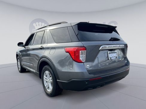 Used 2021 Ford Explorer XLT image 4