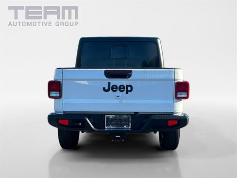 Certified 2024 Jeep Gladiator Sport image 6