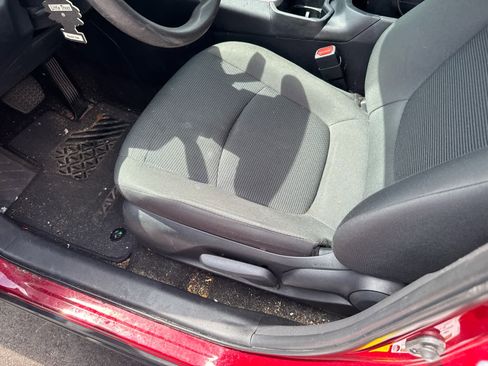 Used 2024 Toyota RAV4 LE FWD image 7