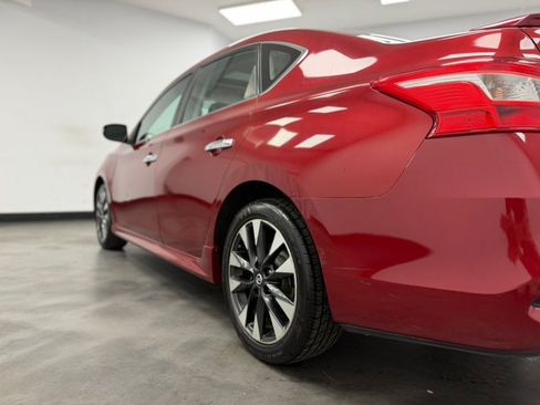 Used 2019 Nissan Sentra SR w/ Premium Package (SR) FWD image 18