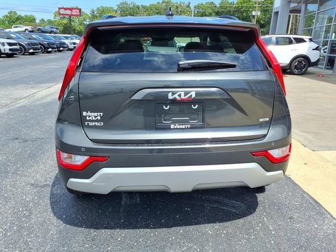 New 2026 Kia Niro EX FWD image 5