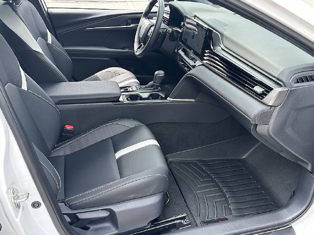 Used 2026 Toyota Camry SE w/ Multimedia Upgrade Package FWD image 10