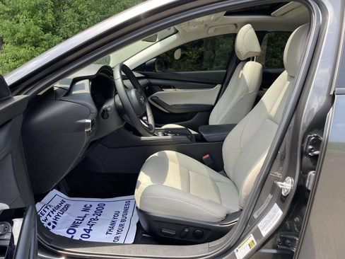 Used 2025 MAZDA MAZDA3 s FWD image 16