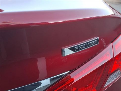 Used 2018 Chevrolet Impala Premier w/ Premier Confidence Package image 17