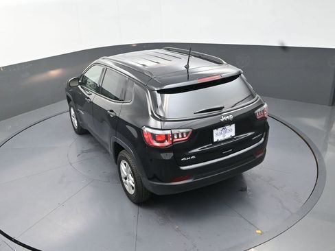 Used 2018 Jeep Compass Sport AWD/4WD image 17