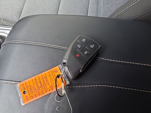 Used 2025 GMC Acadia Elevation image 43