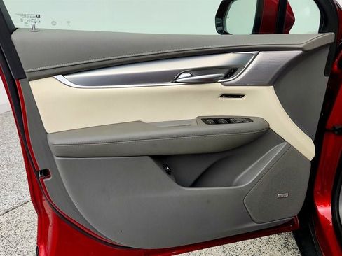 Used 2025 Cadillac XT5 Premium Luxury w/ Technology Package FWD image 10