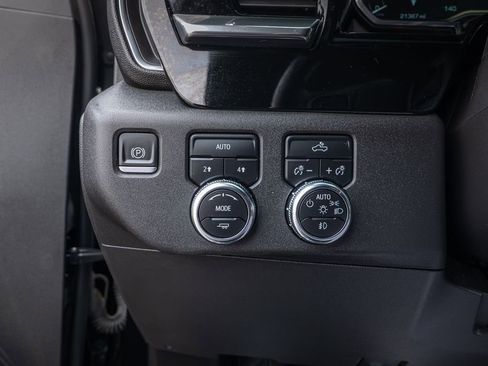 Used 2023 GMC Sierra 1500 Elevation image 17