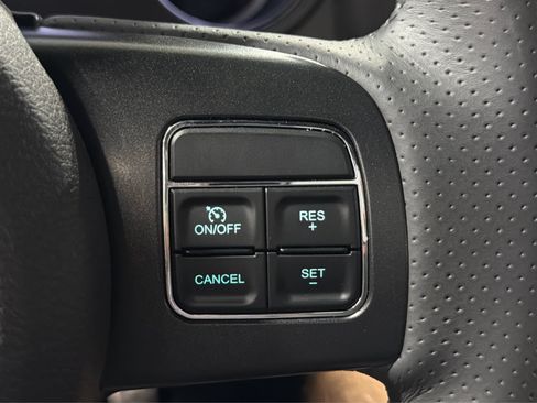 Used 2014 Dodge Challenger R/T RWD image 25