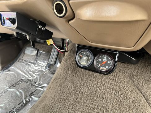 Used 1999 Ford F350 Lariat image 14