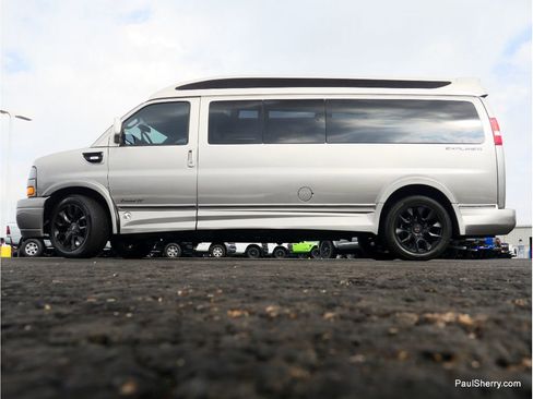 Used 2023 GMC Savana 2500 Extended image 23