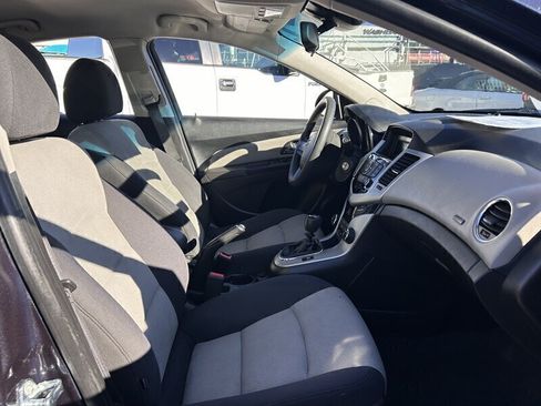 Used 2016 Chevrolet Cruze LS FWD image 40
