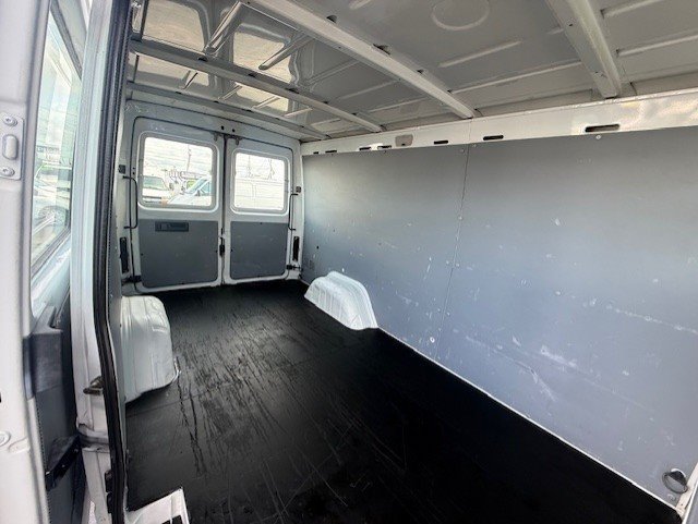 Used 2003 Dodge Sprinter 2500 RWD image 16