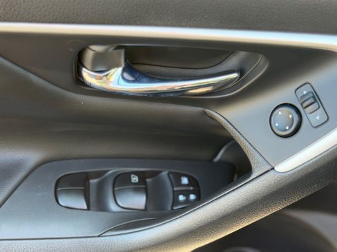Used 2017 Nissan Altima 2.5 S w/ Power Driver Seat Package FWD image 19