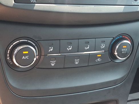 Used 2017 Nissan Sentra S w/ S Style Package FWD image 15