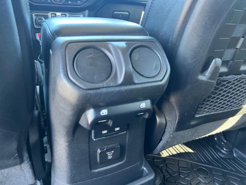 Used 2022 Jeep Wrangler Unlimited Rubicon 4xe w/ Cold Weather Group AWD/4WD image 21