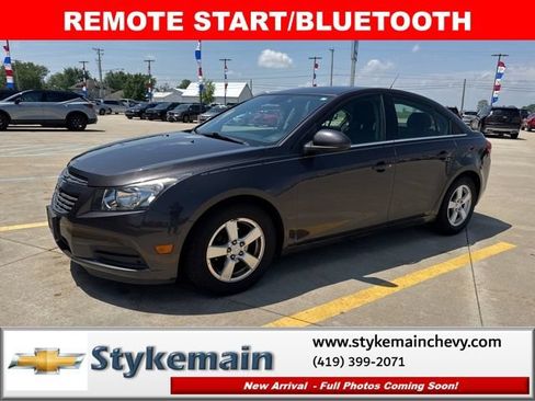 Used 2013 Chevrolet Cruze LT w/ Spring Special Edition FWD image 1