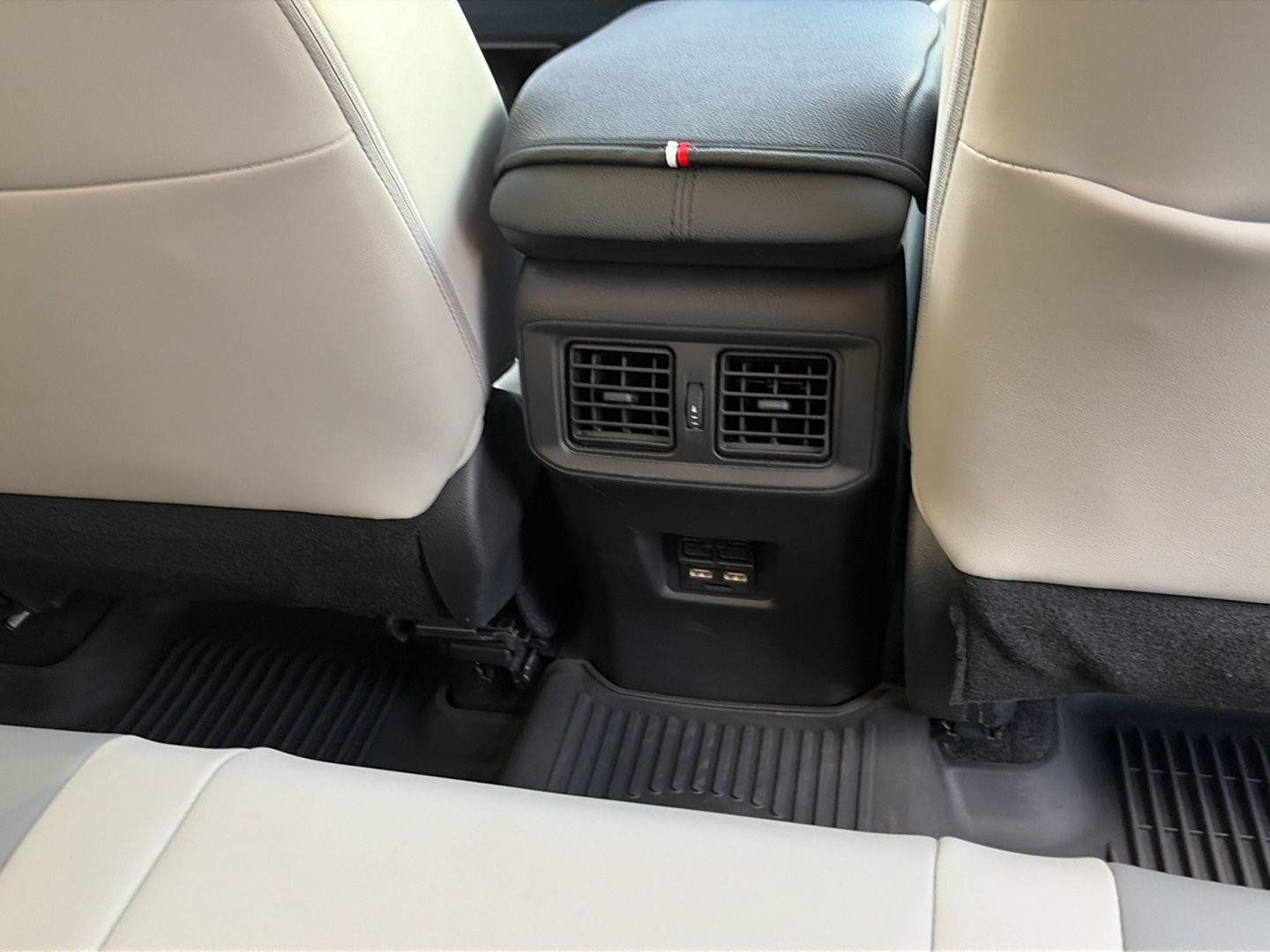 Used 2021 Toyota RAV4 XLE Premium AWD/4WD image 24