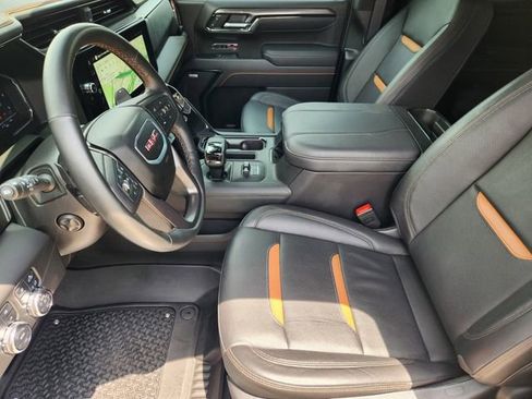 Used 2025 GMC Sierra 1500 AT4 w/ AT4 Premium Package AWD/4WD image 13