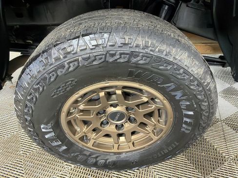 Used 2023 Toyota Tacoma 4x4 Double Cab w/ Trail Edition image 17