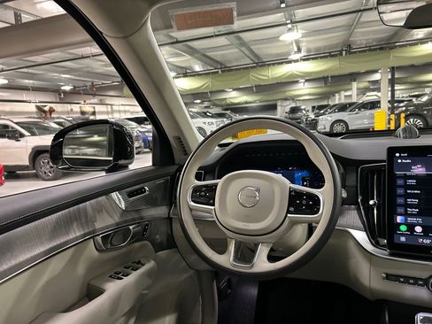 Certified 2025 Volvo XC90 T8 Ultra image 26