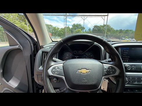 Used 2019 Chevrolet Colorado LT AWD/4WD image 11