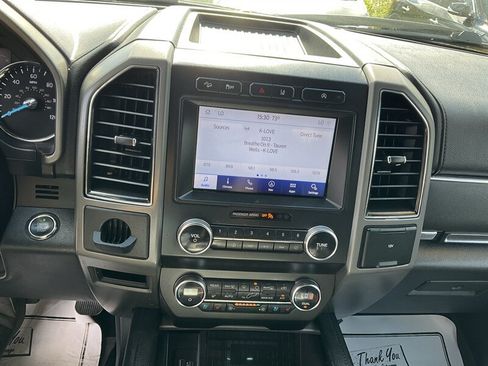 Used 2020 Ford Expedition XLT w/ Equipment Group 202A AWD/4WD image 29
