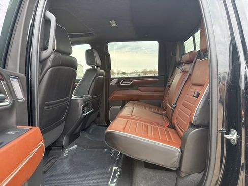 Used 2024 GMC Sierra 2500 Denali Ultimate AWD/4WD image 40