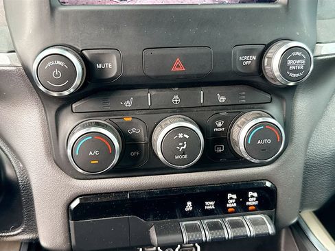 Used 2022 RAM 1500 Laramie AWD/4WD image 14