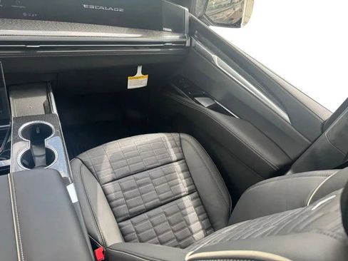 New 2026 Cadillac Escalade V AWD/4WD image 23