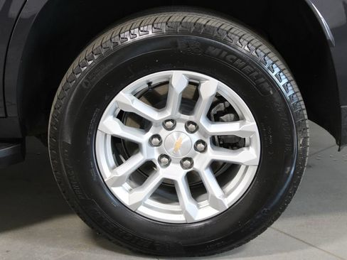 Used 2025 Chevrolet Tahoe LT AWD/4WD image 18