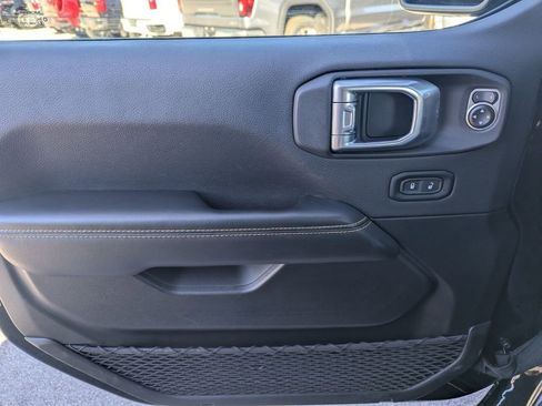 Used 2024 Jeep Wrangler Sahara image 24