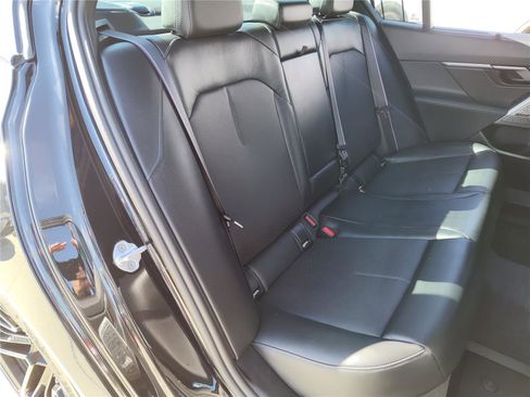 Certified 2025 BMW M5 w/ Carbon Package image 23