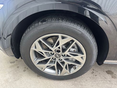 Used 2023 Genesis GV70 2.5T w/ Select Package image 10