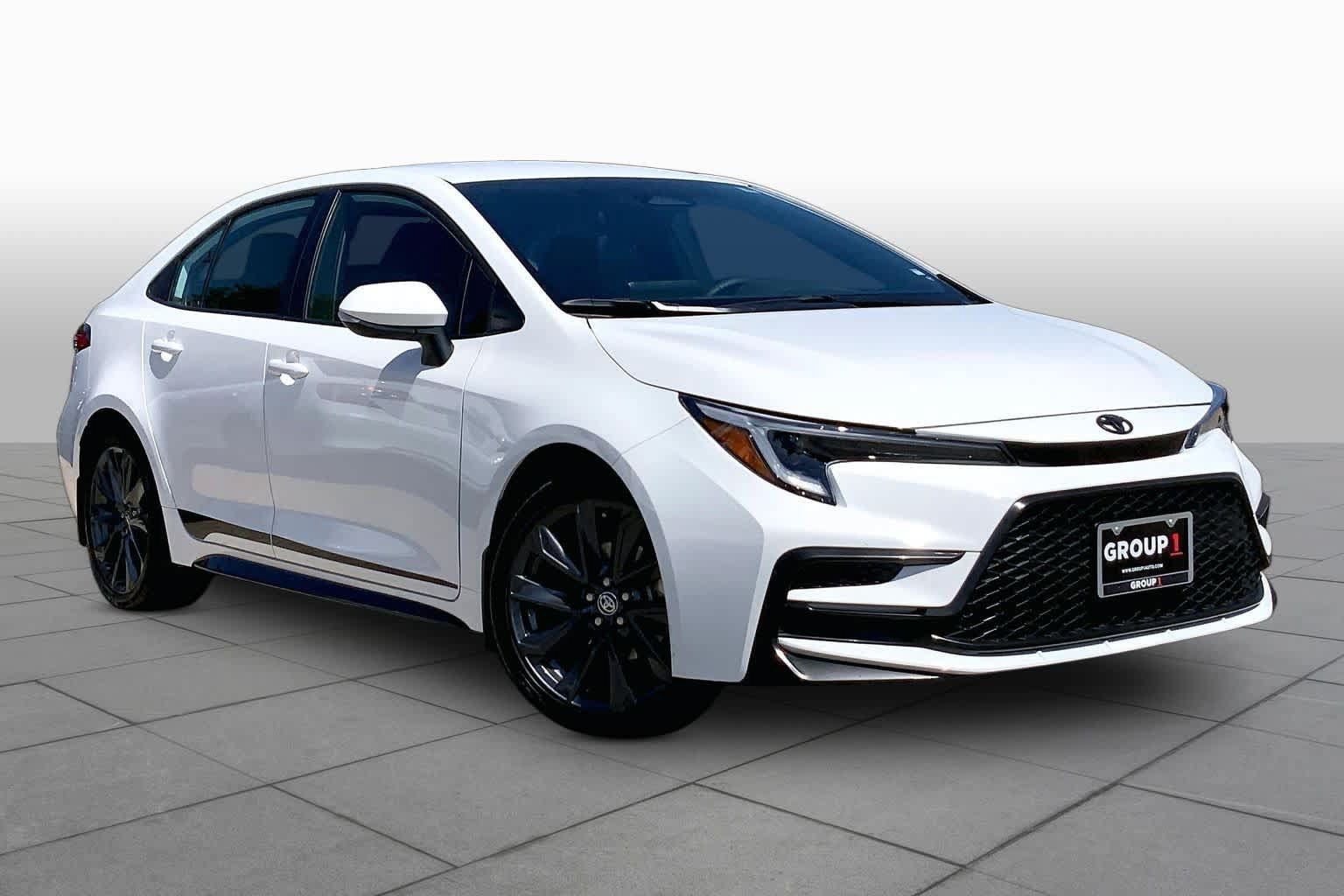 Used 2026 Toyota Corolla SE FWD image 3