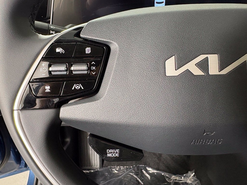 New 2026 Kia Niro EX FWD image 24