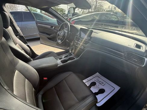 Used 2019 Honda Accord Sport image 13