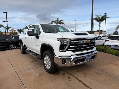Used 2024 Chevrolet Silverado 2500 LTZ image 3