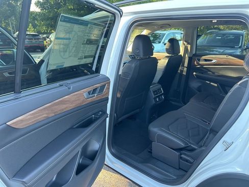 New 2026 Volkswagen Atlas SE image 23