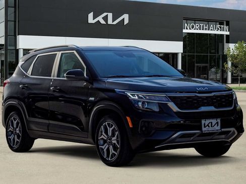 Certified 2022 Kia Seltos EX image 8