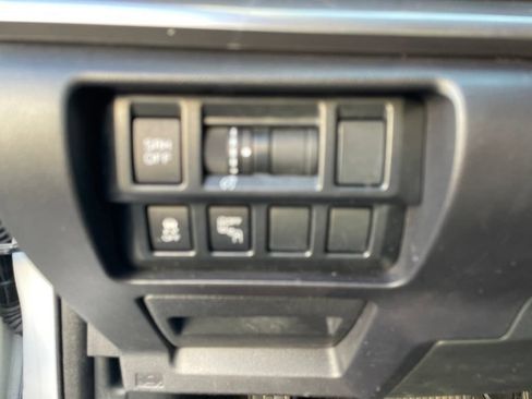 Used 2018 Subaru Impreza 2.0i Limited AWD/4WD image 17