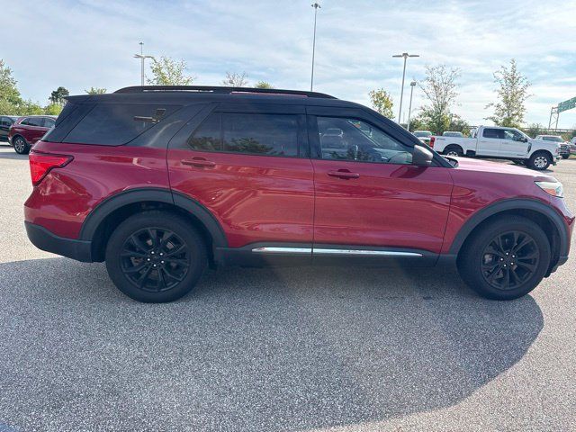 Used 2020 Ford Explorer XLT w/ Equipment Group 202A AWD/4WD image 8