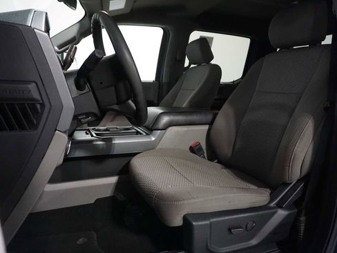 Used 2020 Ford F250 XLT w/ XLT Premium Package image 13