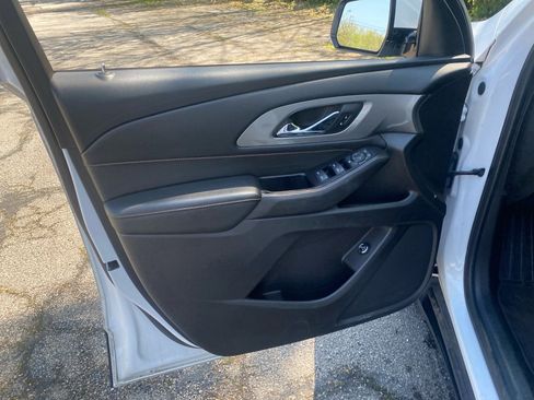 Used 2018 Chevrolet Traverse LT image 10