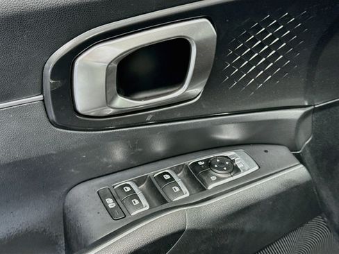 Used 2024 Kia Sorento LX FWD image 15