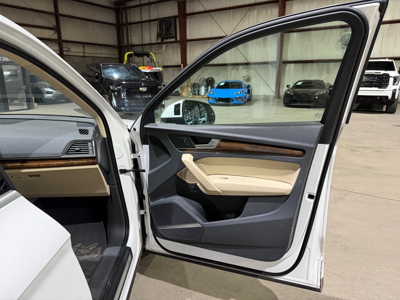 Used 2018 Audi Q5 2.0T Premium Plus w/ Premium Plus Package AWD/4WD image 24