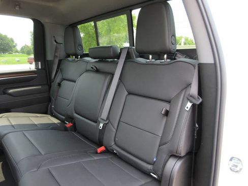 New 2026 GMC Sierra 2500 Denali w/ Denali Reserve Package AWD/4WD image 12