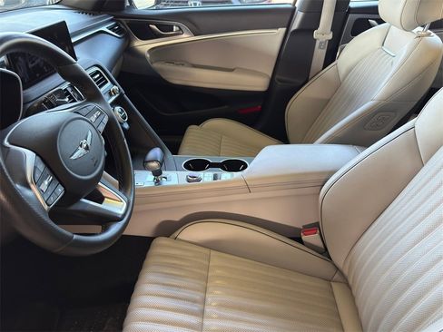 Used 2022 Genesis G70 3.3T image 11