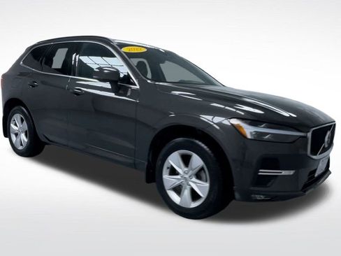 Used 2022 Volvo XC60 B5 Momentum image 18